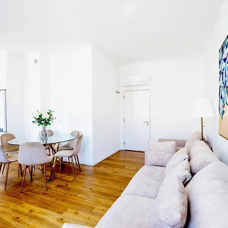 Intendente 3bedroom With Balcony Apartment Lisbon