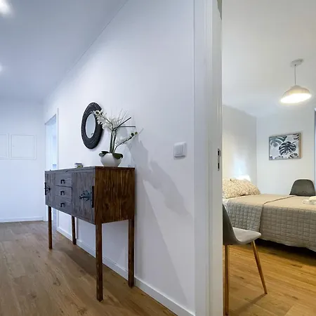Intendente 3bedroom With Balcony Apartment