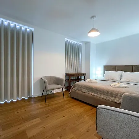 Intendente 3bedroom With Balcony Apartment *